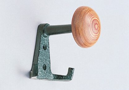 Högkvalitativ klassisk klädkrok för väggmontering, med krokspets av massivt trä, lastkapacitet: 15 kg, yta: patina grön, SW-B-75. Klädkrokar för garderob, entré, vardagsrum och mycket mer, av Sugatsune / LAMP® (Japan) - Bild 3